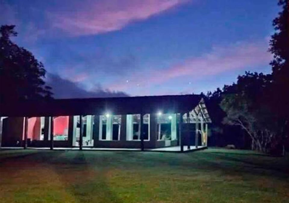 Property building, BBQ facilities, Living room