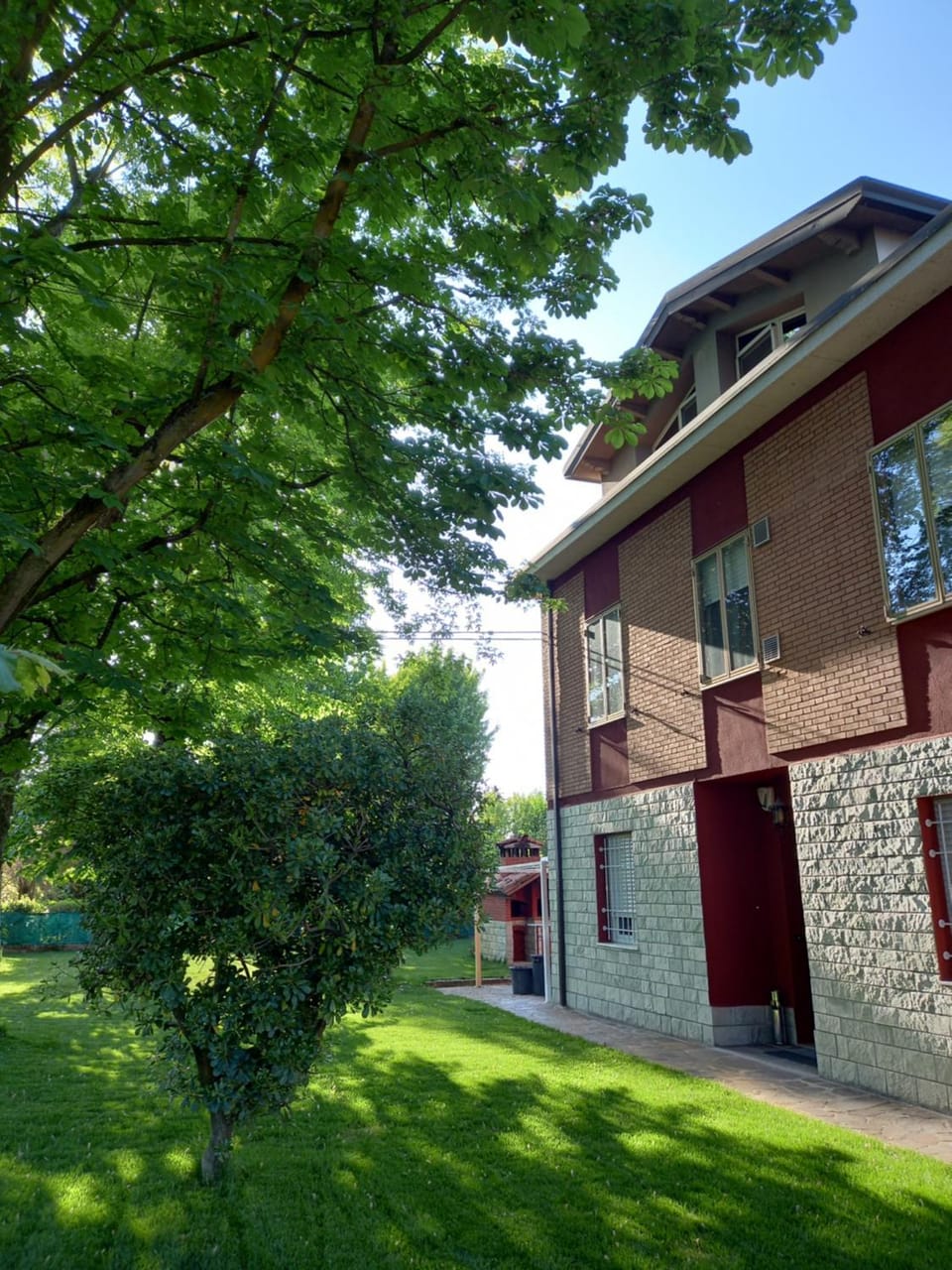 Property building, Summer, Garden