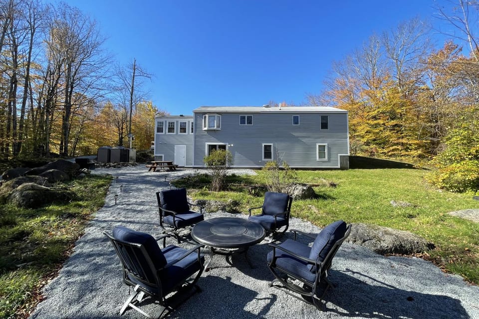 Spacious, Sunny Lake House! Close to ski trails. House in Vermont