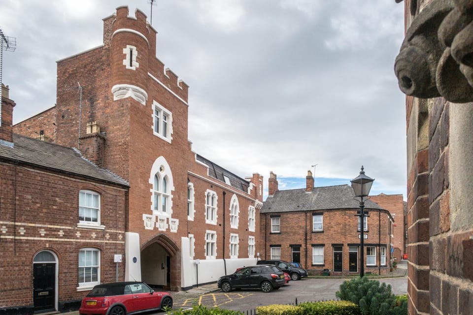 The Penthouses, 9 Albion Mews Apartment in Chester