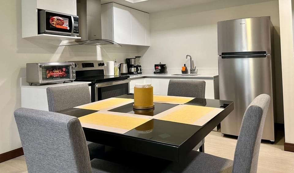 Nuevo y espectacular APT - 100 MBPS 15 min del aeropuerto Apartment in San Jose