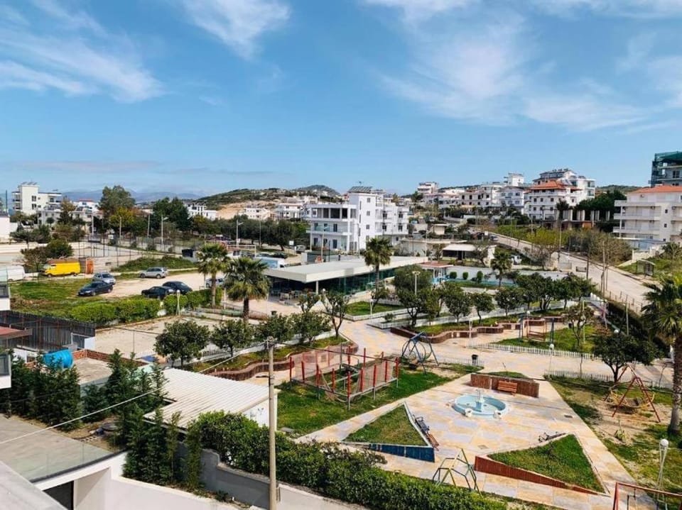 Balcony/Terrace, City view, Street view