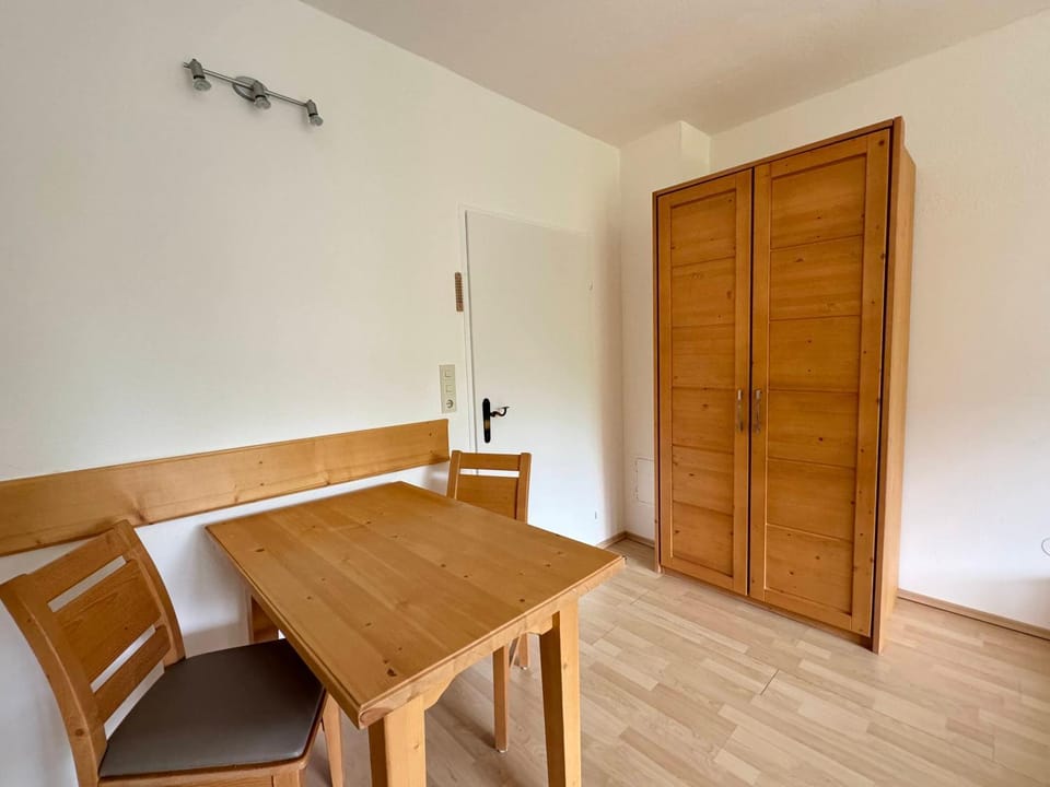 Dining area, Food, wardrobe