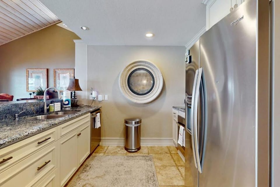 Kitchen or kitchenette, kitchen