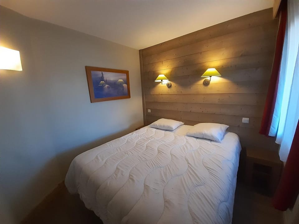 Appartement spacieux 5 pers, balcon sud, parking inclus - FR-1-513-82 Apartment in Les Allues