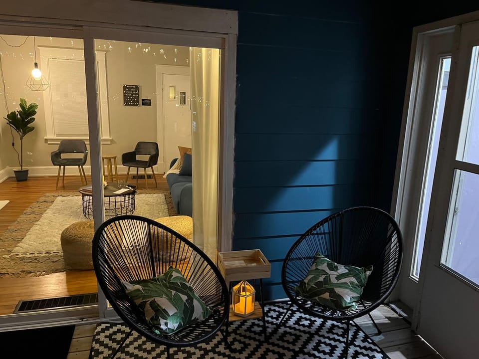 Cozy Riverfront Bungalow with Stunning Views House in Covington