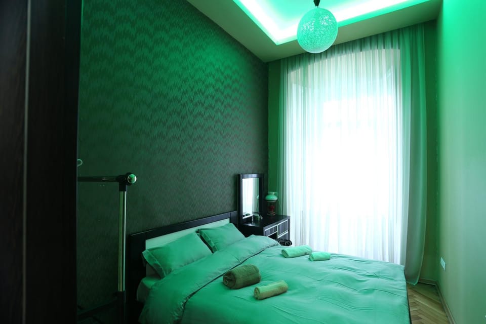Photo of the whole room, Bedroom