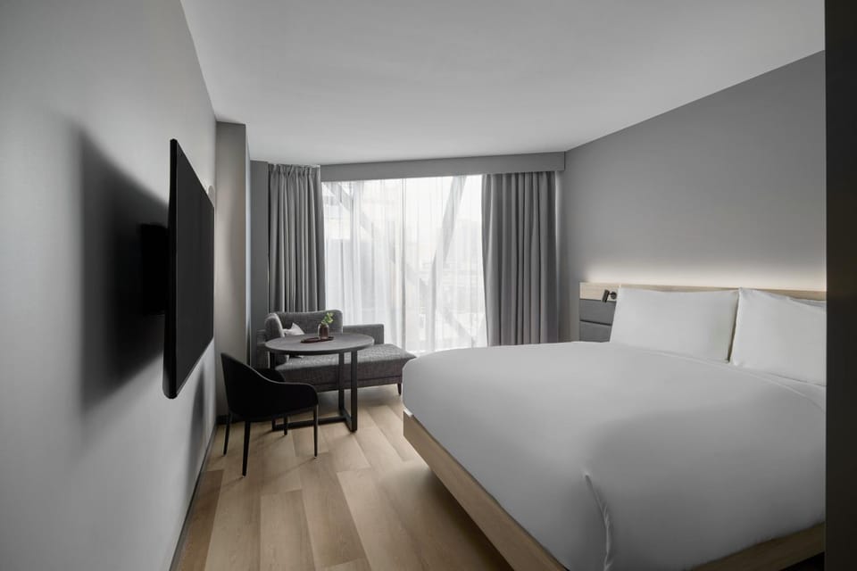 TV and multimedia, Photo of the whole room, Bedroom