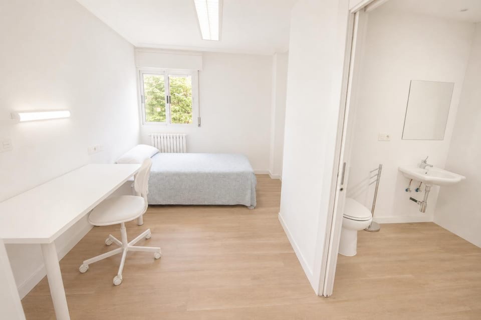 Shower, Bathroom, Photo of the whole room, towels