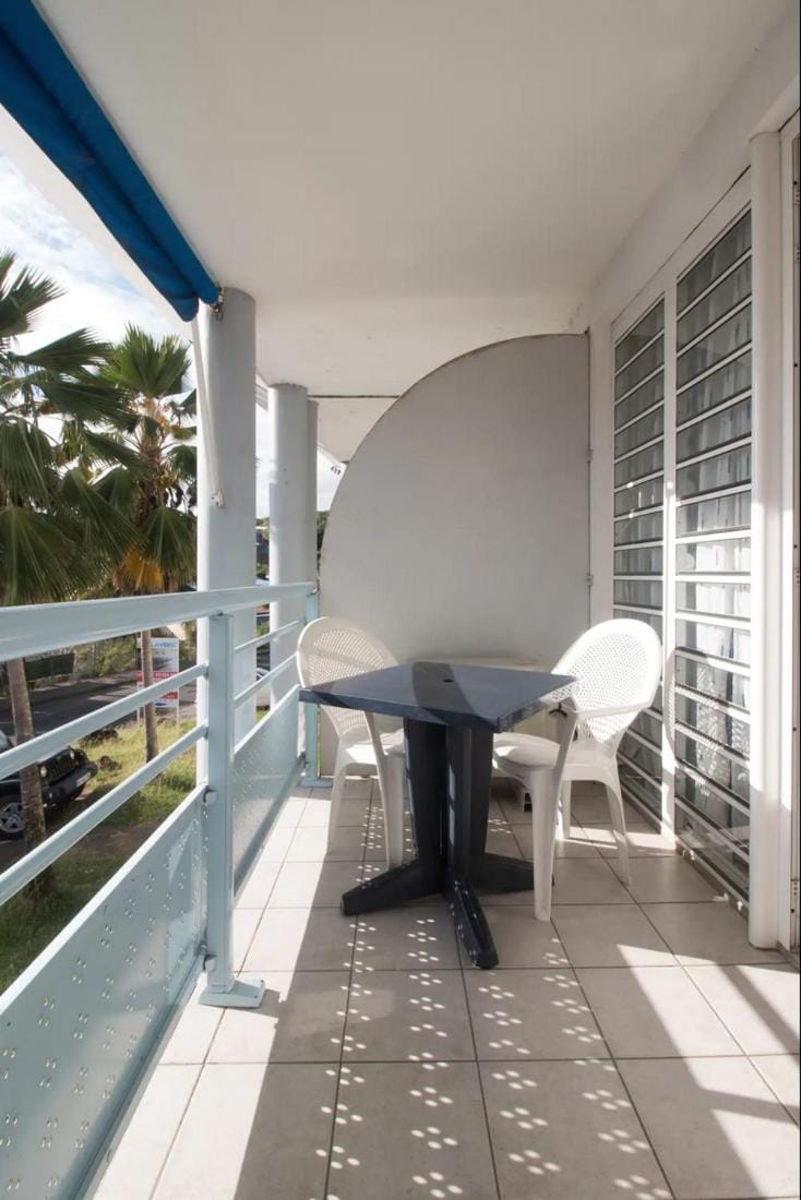 Un pied-à-terre face à la marina Apartment in Sainte-Anne