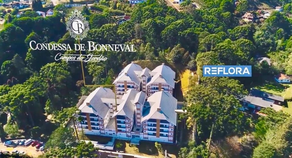 UM OÁSIS EM CAMPOS - Ap Novo e Sofisticado - Próx a Capivari com 3 Quartos, Varanda Gourmet, Lareira & Calefação - Exclusividade Apartment in Campos do Jordão