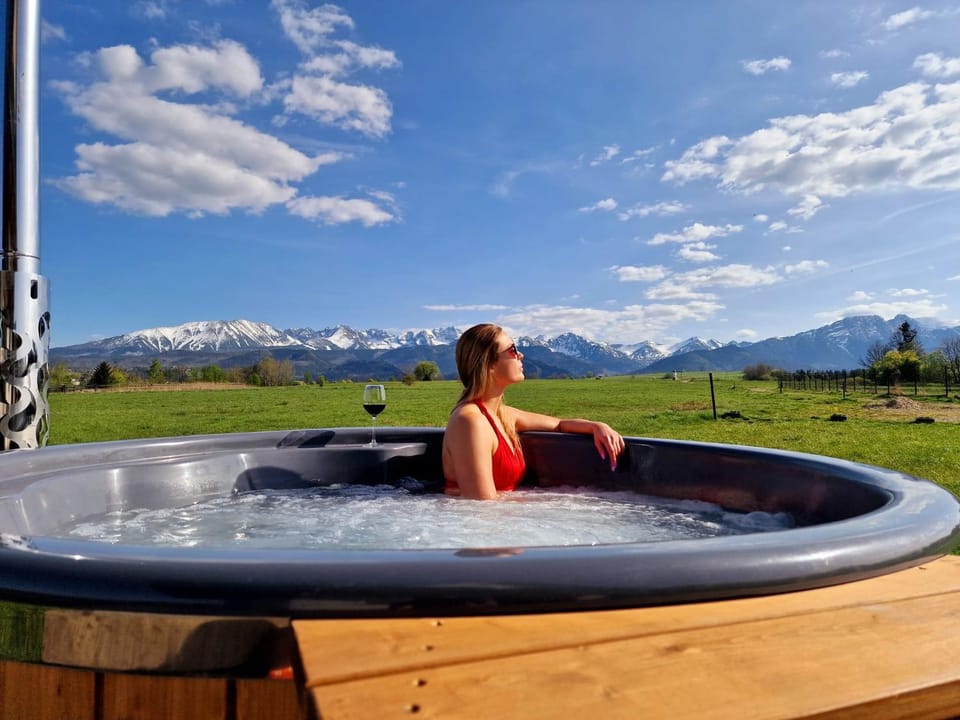 Day, People, Natural landscape, Hot Tub, Mountain view