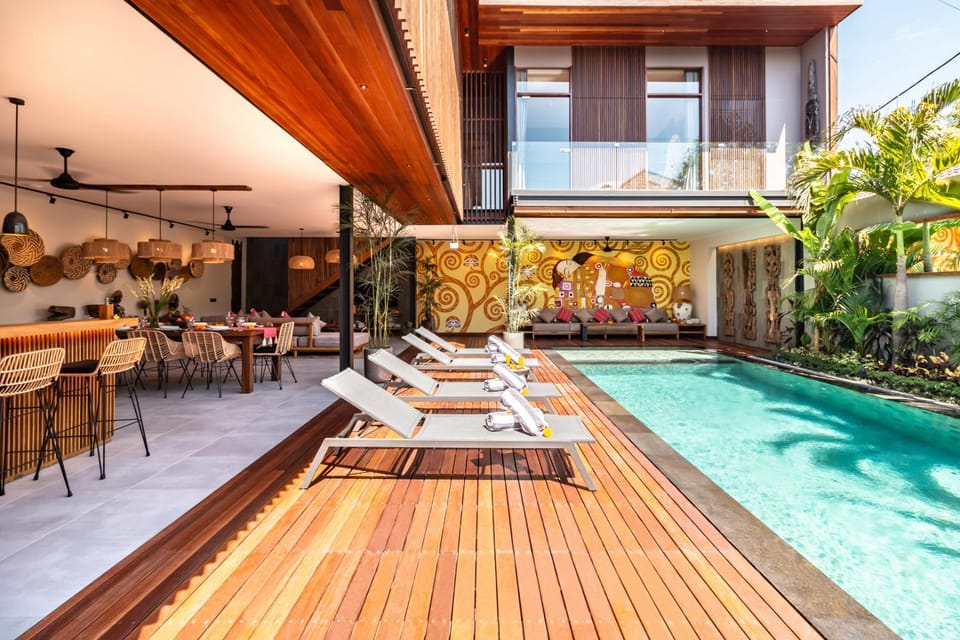 PROMO Luxury 4bd Villa in HotSpot with Huge Private Pool Villa in North Kuta