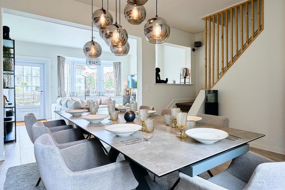 Seating area, Dining area