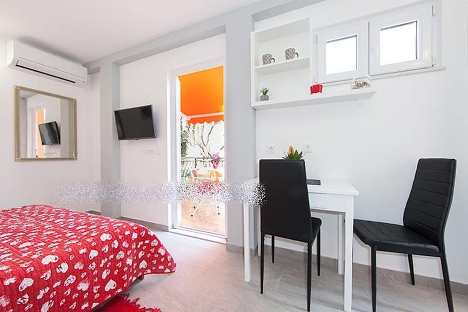 Studio apartment in Tucepi with sea view, balcony, air conditioning, WiFi 3674-3 Apartment in Tučepi