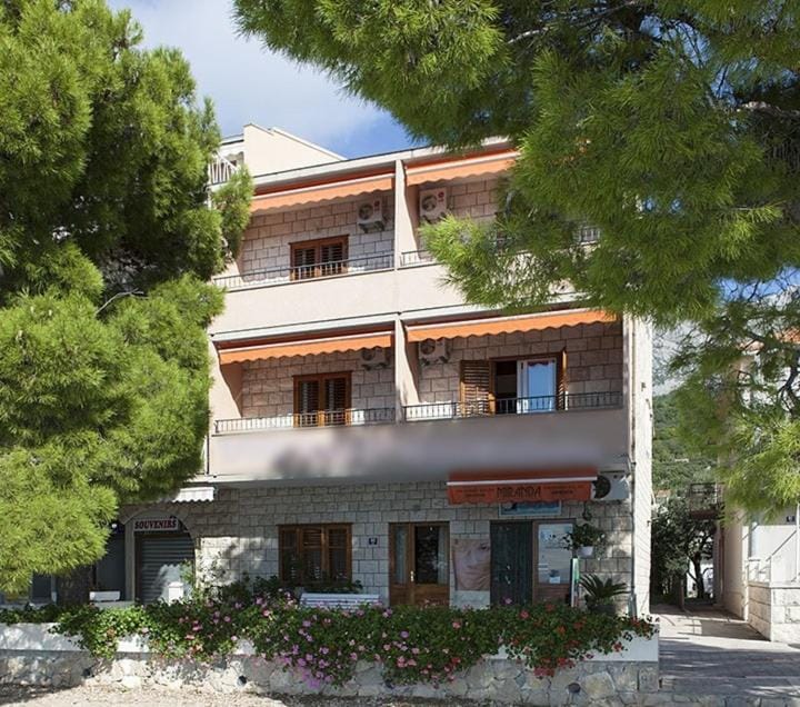 Property building, Facade/entrance, Off site