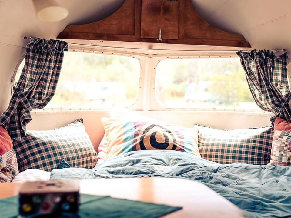 Bed, Seating area