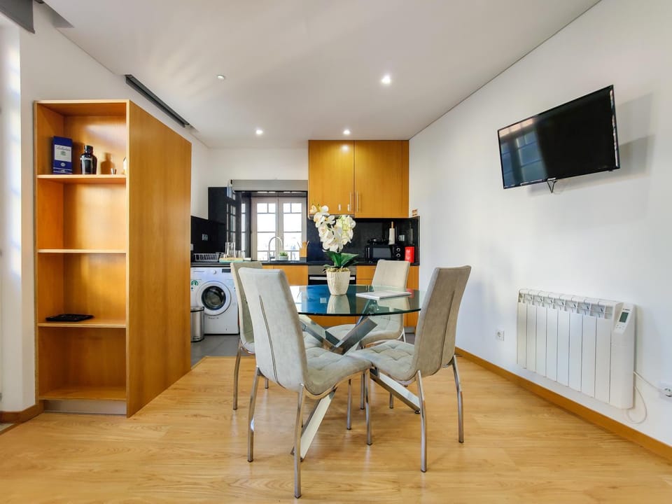 TV and multimedia, Kitchen or kitchenette, Seating area, Dining area