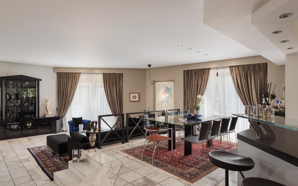 Living room, Seating area, Dining area