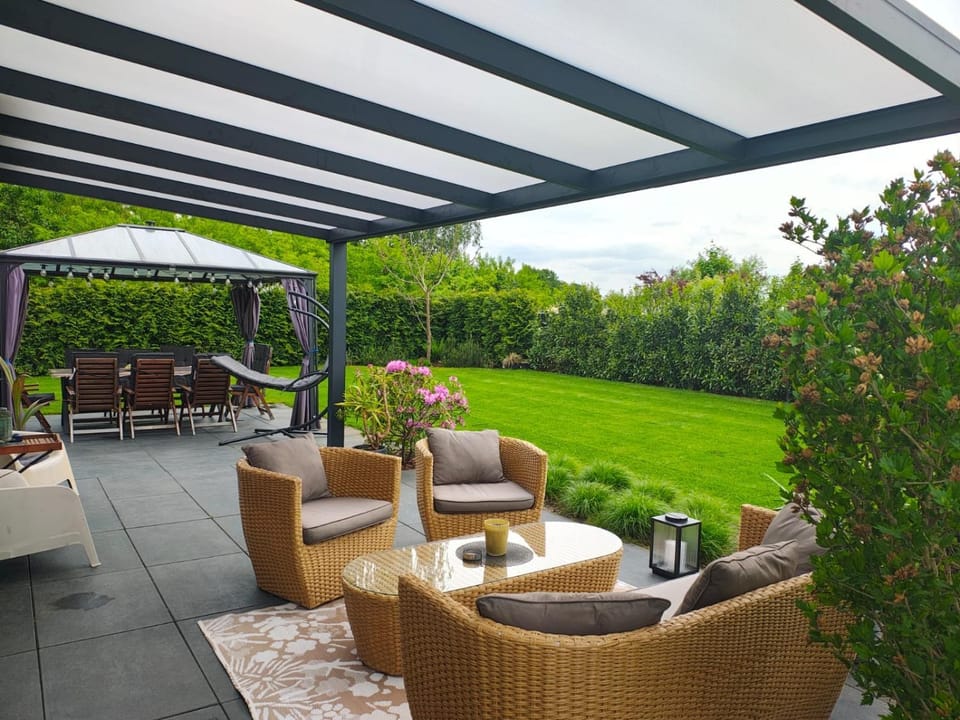 Balcony/Terrace, Seating area, Garden view