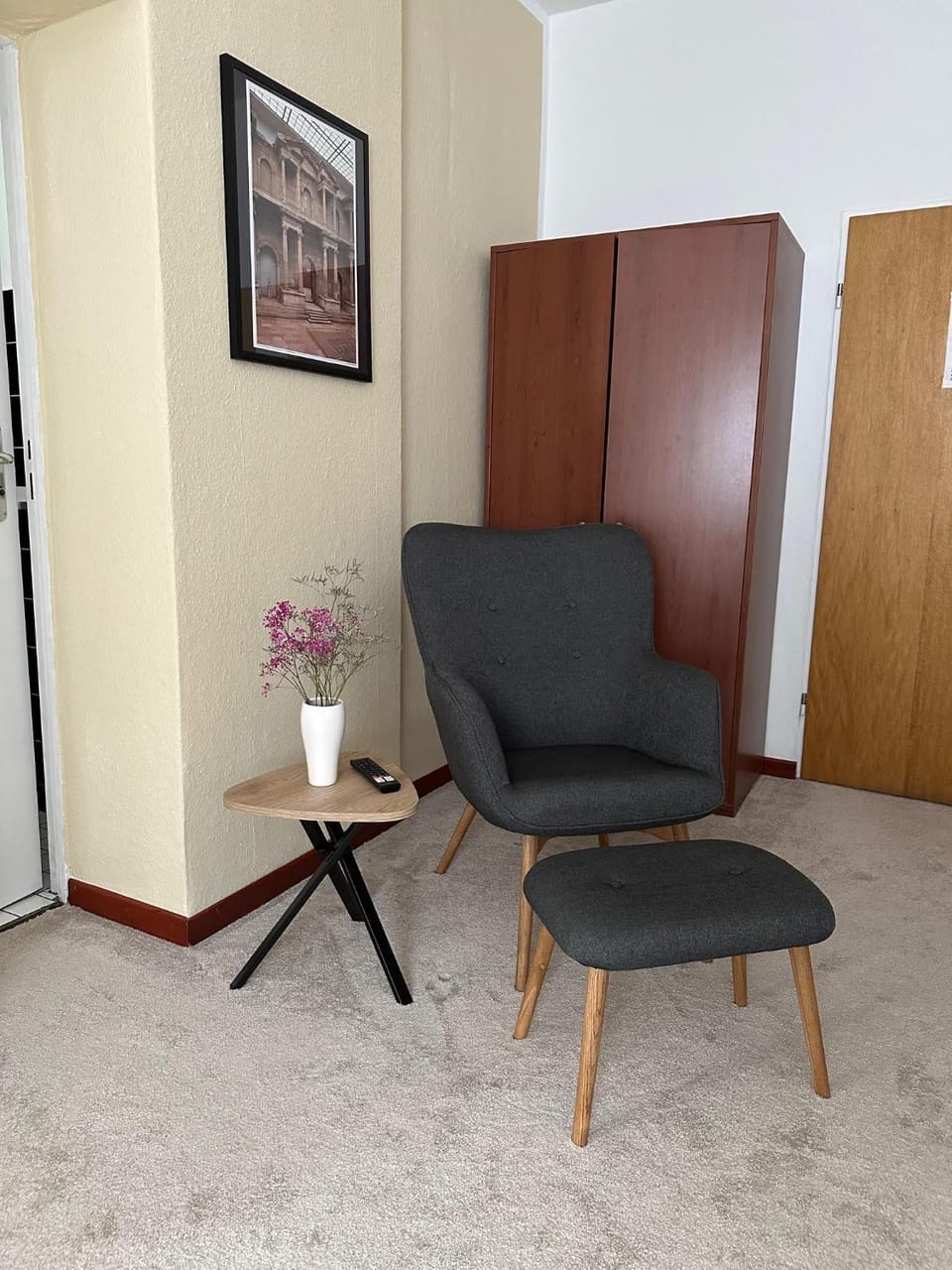 Living room, Seating area, wardrobe