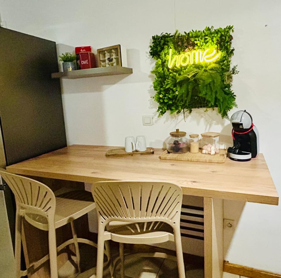 Coffee/tea facilities, kitchen