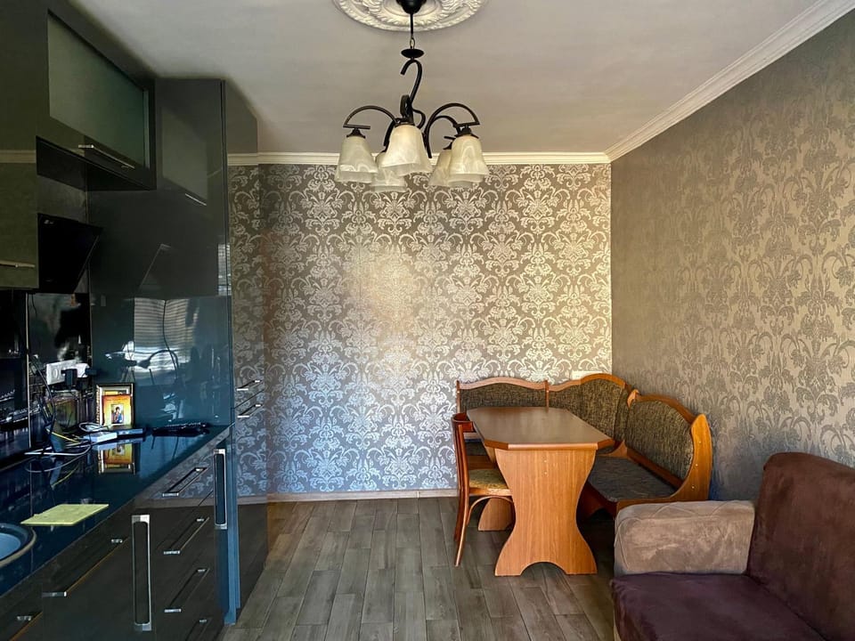 TV and multimedia, Kitchen or kitchenette, Living room, Seating area, Dining area, oven