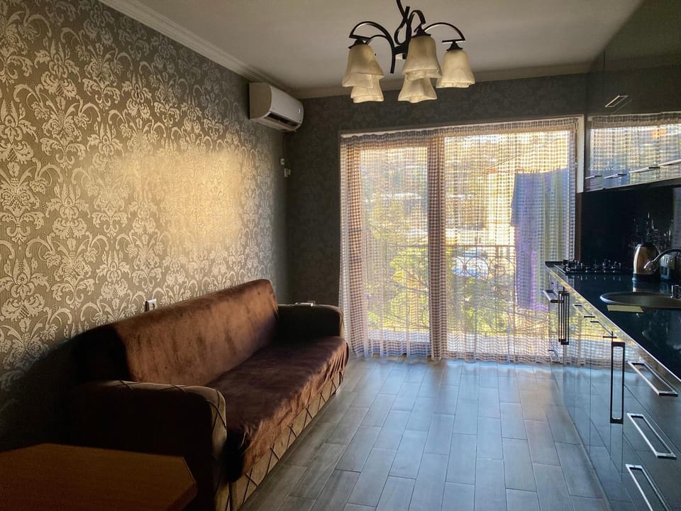 Communal lounge/ TV room, TV and multimedia, Living room, Seating area, Evening entertainment