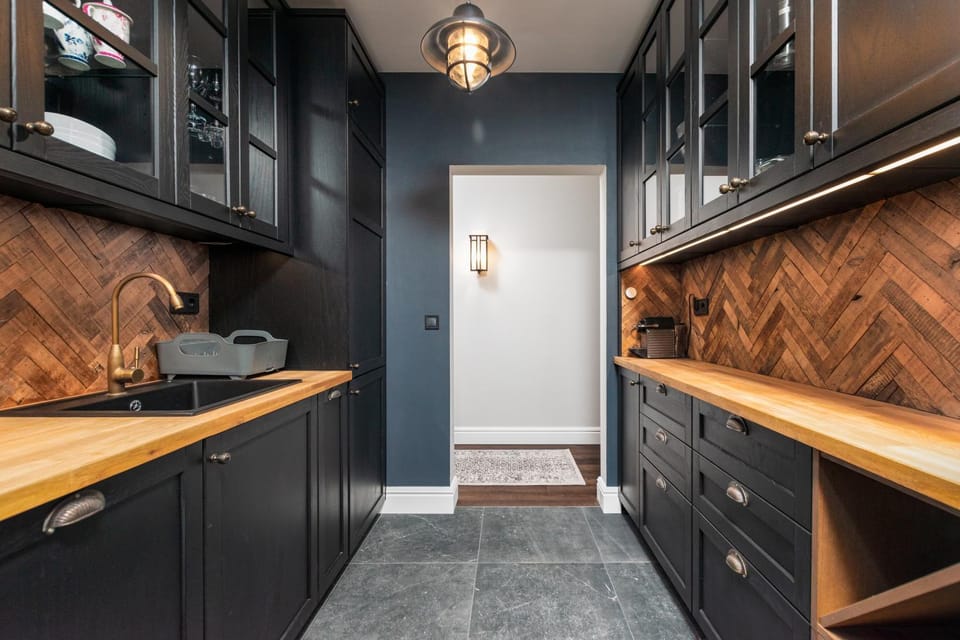 Kitchen or kitchenette