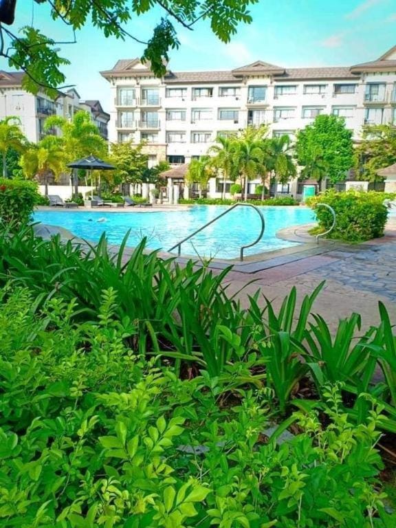 ONE OASIS a1 shortwalk SM MALL FREE POOL WIFI Apartment in Davao City