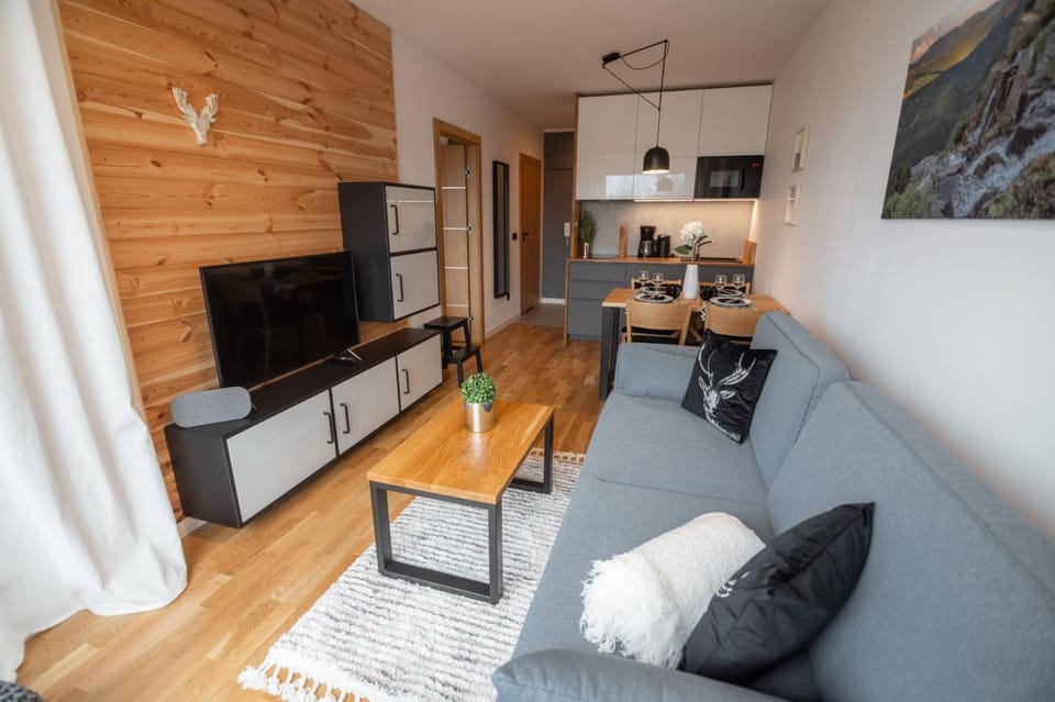 Kitchen or kitchenette, Seating area