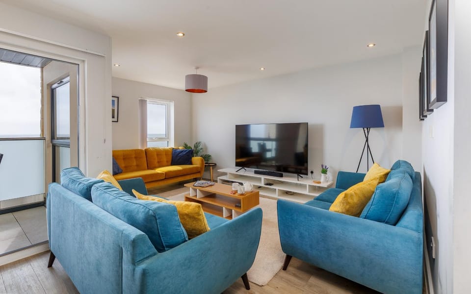 Communal lounge/ TV room, Living room