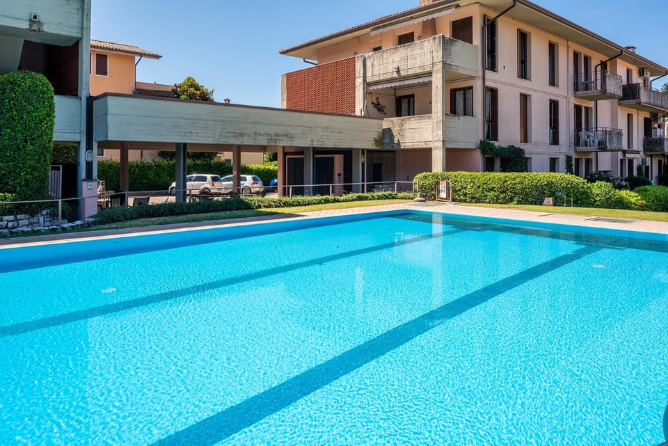 Elena Apartment - Free Secure Parking - Center - Pool - View Lake Apartment in Bardolino