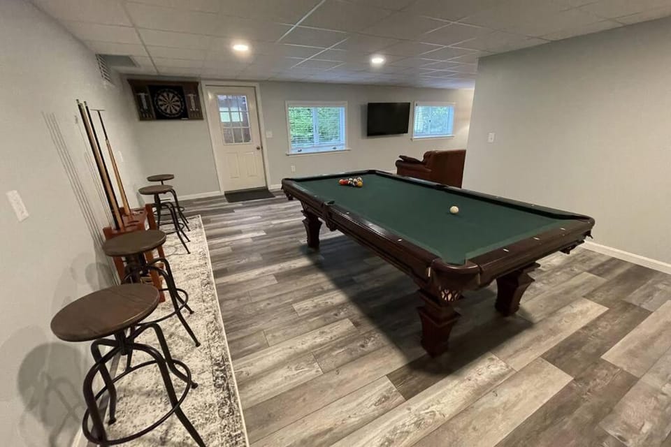 Rustic Updated Cozy Lake House! Close to skiing! House in Vermont