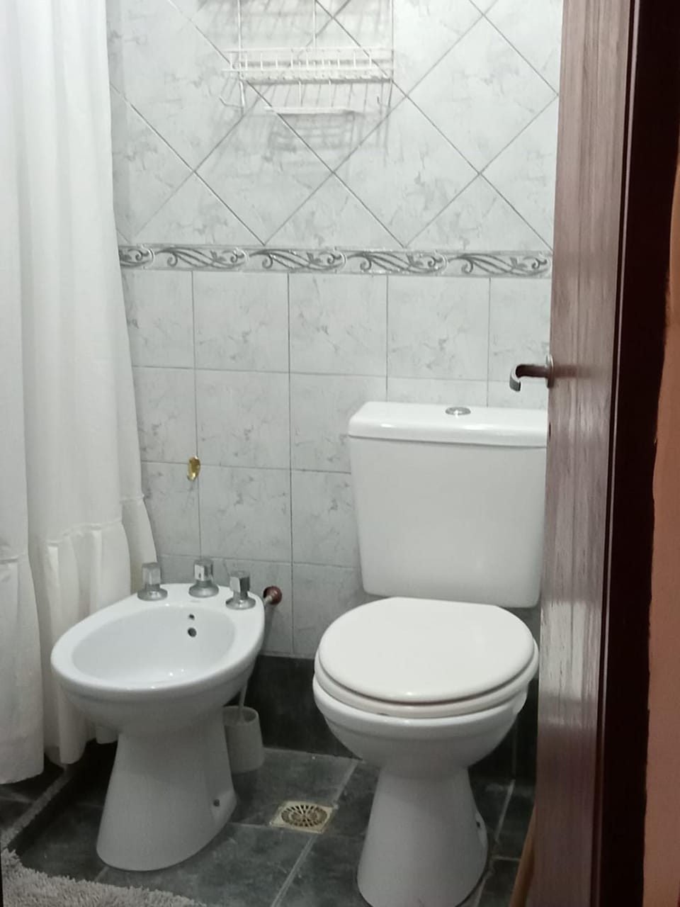 Toilet, bidet