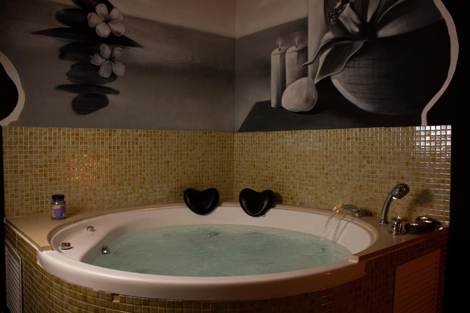 Shower, Hot Tub