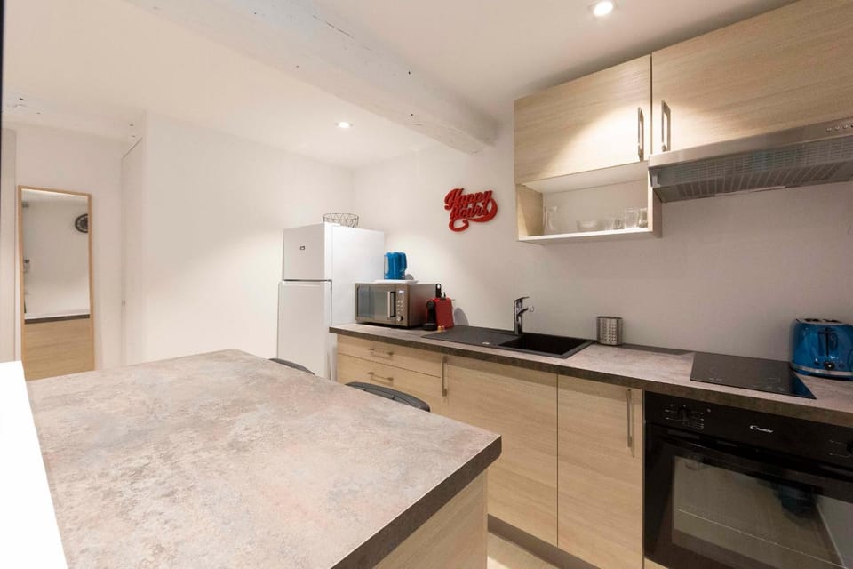 Dining area, Communal kitchen