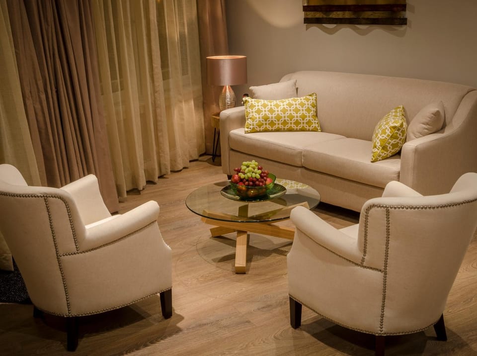 Living room, Seating area
