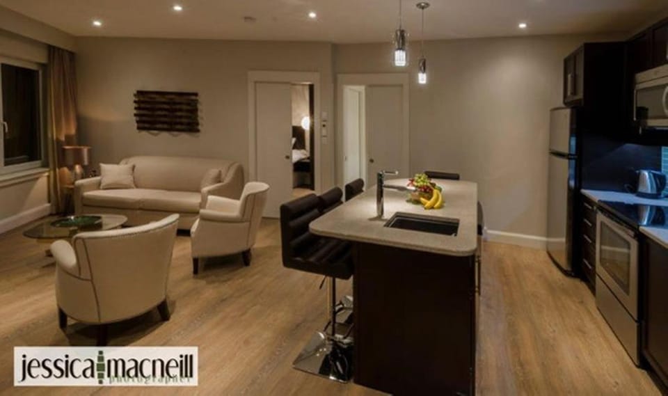 Kitchen or kitchenette, Living room, Lounge or bar, Seating area