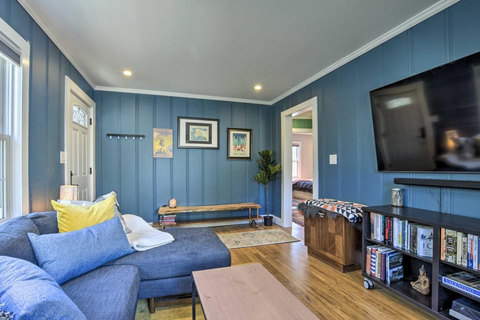 Renovated Carrboro House with Deck & Fire Pit! House in Carrboro
