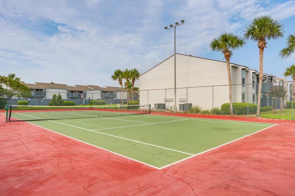Pool & Tennis: Walkable Fernandina Beach Escape House in Fernandina Beach