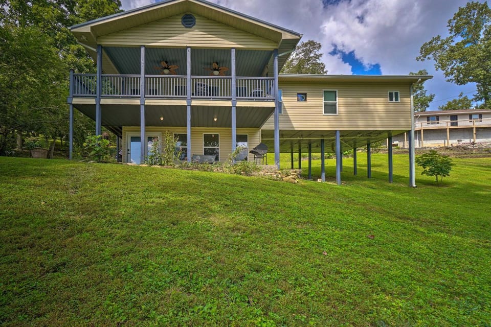 Caryville Home w/ Dock, Steps to Norris Lake! House in Caryville