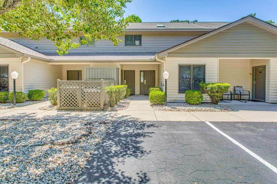 Golf Villa Near Sunset Beach & Intracoastal! House in Sunset Beach