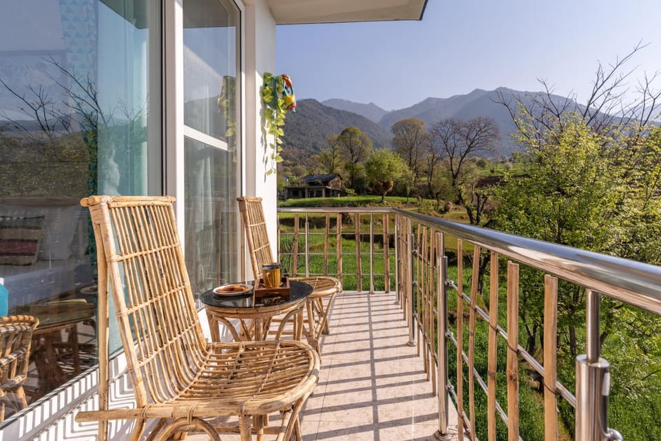 Day, Natural landscape, View (from property/room), Balcony/Terrace, Mountain view