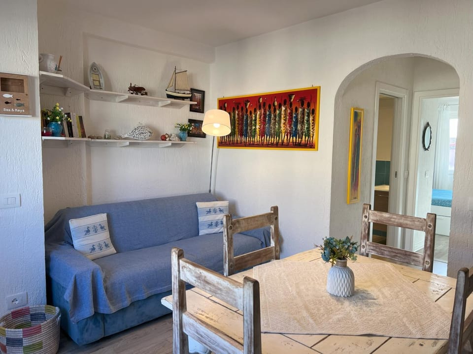 Living room, Dining area, Lunch