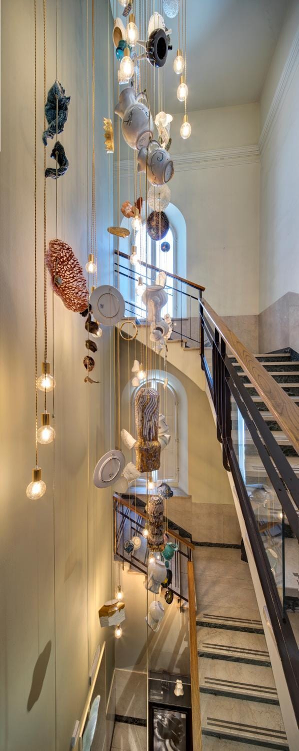 Decorative detail, Area and facilities
