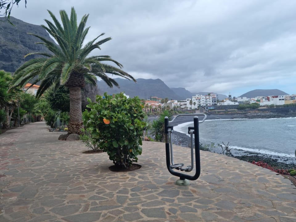 River view, Sea view