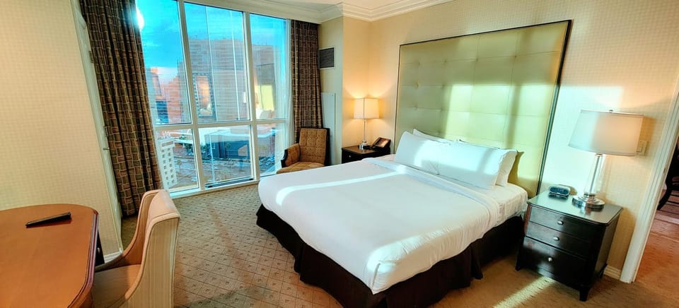 Bed, View (from property/room), Bedroom, City view