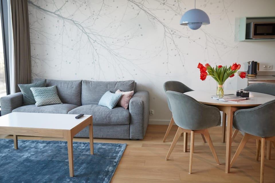 Kitchen or kitchenette, Seating area