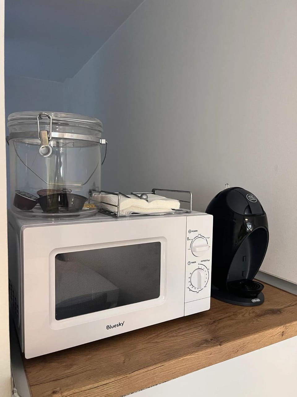 Coffee/tea facilities, Kitchen or kitchenette, microwave